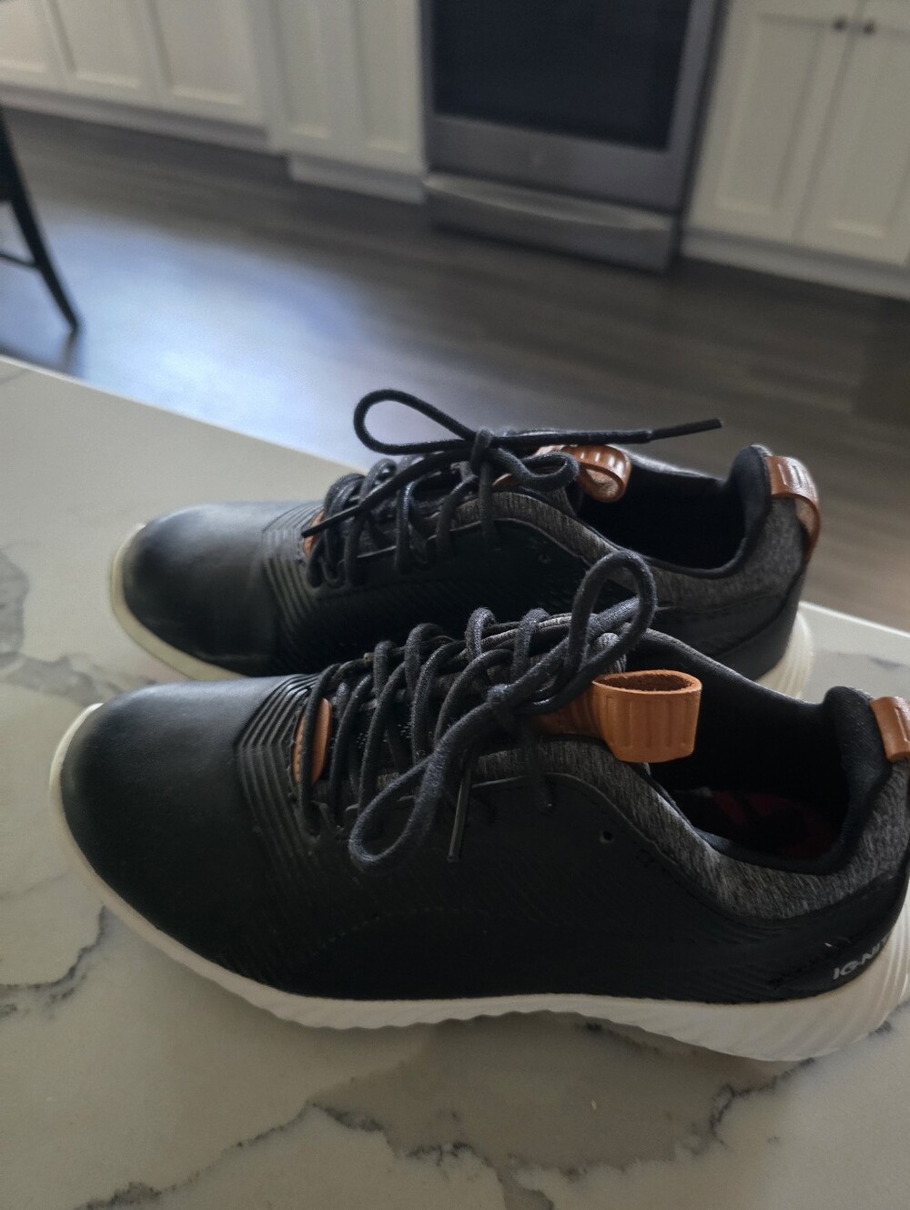 Youth Size 2 Black with Brown Accent Puma Golf Shoes - NWOT